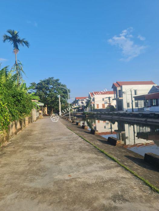 Bán đất Hướng đông, Nam Phú - Tt Liễu đề view sông thoáng mát đường bê tông ô tô đánh võng. Diện tích : 6x 21m Tài chính: 1,2xx( x...